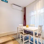 Charming Flat Close To Touristic Attractions In The Heart Of Beyoglu
