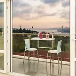 Cozy Apartment With Fascinating Bosphorus View In Uskudar