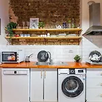 Central And Stylish Flat Near Istiklal Street