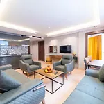 Garden Room Suit Hotel