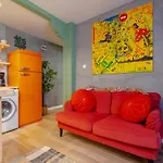 Pleasant Flat Near Taksim Square In Beyoglu