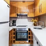 Stylish And Centrally Located Flat In Sisli