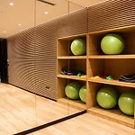 Modern Apartment With On-Site Gym And Spa
