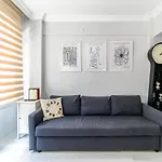 Pleasant And Central Flat In Turkali Besiktas
