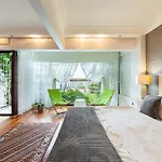 Flat Near Bosphorus Coast With View In Uskudar