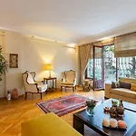 Flat Near Bosphorus Coast With View In Uskudar