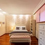 Flat Near Bosphorus Coast With View In Uskudar
