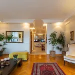 Flat Near Bosphorus Coast With View In Uskudar