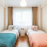 Colorful Apartment Near Popular Attractions In Sisli