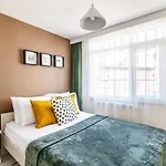 Spacious Oasis In Beyoglu Steps From Galataport