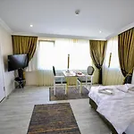 Loca Suit Life Airport Hotel