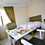 Loca Suit Life Airport Hotel