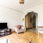 Chic Flat W Balcony 5 Min To Dolmabahce Palace