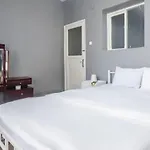 Superb Flat Close To Shopping Malls In Mecidiyekoy