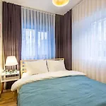 Charming Flat Near Trendy Attractions In Cihangir