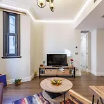 Modern House With Central Location In Beyoglu