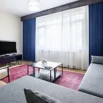 Superb Flat Close To Shopping Malls In Mecidiyekoy