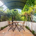 Lovely And Central Flat In Sisli With Backyard
