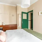 Stylish Flat With Excellent Location In Beyoglu
