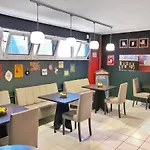 Moda Hostel Female Only
