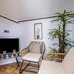 Lovely Flat With Terrace On Istiklal Street