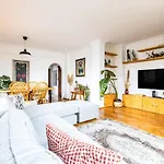 Flat W Balcony 10 Min To Toy Museum And Marmaray