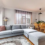 Flat W Balcony 10 Min To Toy Museum And Marmaray