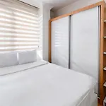 Convenient Flat 15 Min To Bagdat Avenue