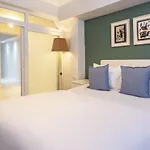 Central Flat Close To Shopping Malls In Sisli