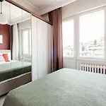 Sea View Flat W Balcony 5 Min To Dolmabahce Palace