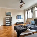 Spacious 2Br Near Taksim