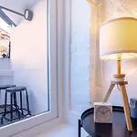 Vibrant Flat 5 Minutes Walk To Istiklal In Beyoglu