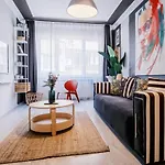 Charming Flat Next To Metro & Nisantasi In Sisli
