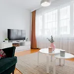 Gorgeous Apartment With Central Location In Sisli