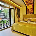 Shadi House