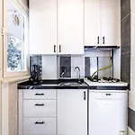 Central Flat W Garden Near Moda Coast In Kadikoy