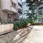 Central Flat W Garden Near Moda Coast In Kadikoy