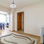 Centrally Located Chic Flat In Sisli