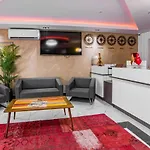 Mays Royal Hotel