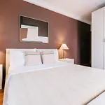 Stylish Retreat W Balcony 2 Min To Bagdat Ave