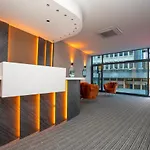 Center Suite