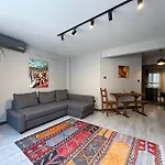 Central & Cosy Flat For 4 Person