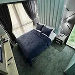Forever 21 Hotel