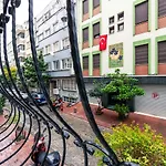 In The Center Of Taksim And Galataport 2 Bedrooms And 1 Living Room In Apartment