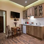 Level Suites - 203