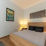 Charming & Bright Apartment In Taksim