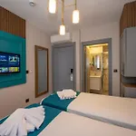 Lynda Hotel