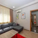 Taksim Marida Suit