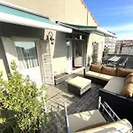 Fuga Hotel Constantinidis