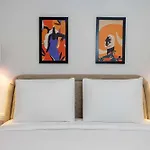 Monnas Suite